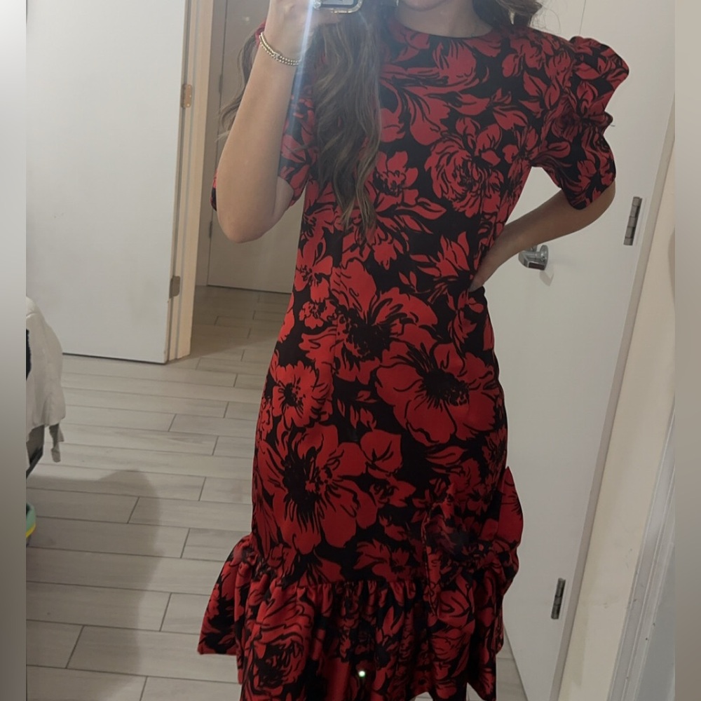 Vintage black and white red flower short gown